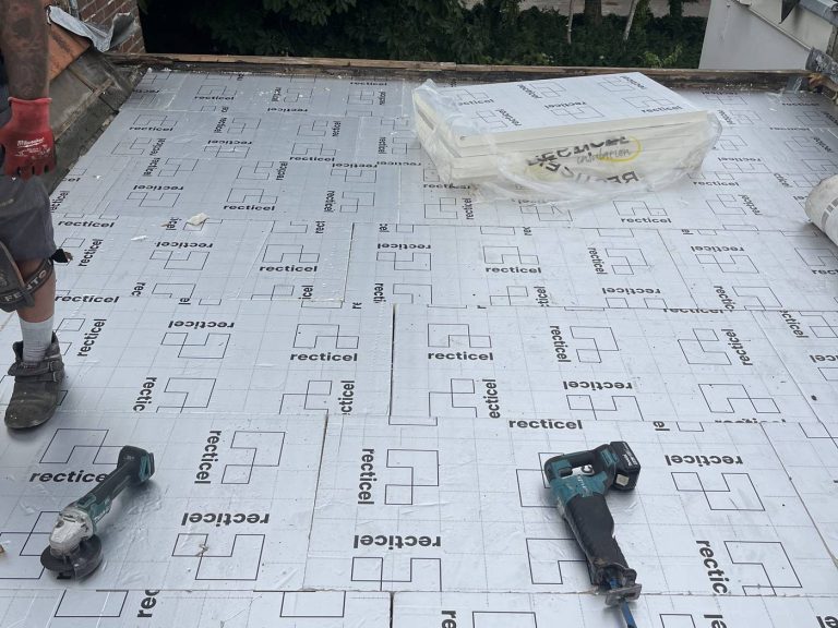 Bitumen dakbedekking vervangen in Haarlem door Klanderman Dak Renovatie