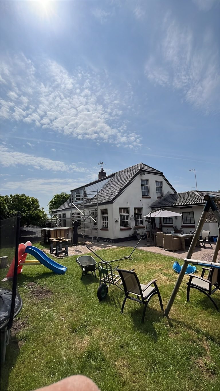 Rieten dak vervangen door volledig nieuw pannendak in Montfoort